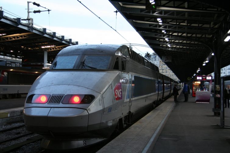Image 1 : TGV : 300 trains seront équipés en Wi-Fi gratuit d'ici fin 2017