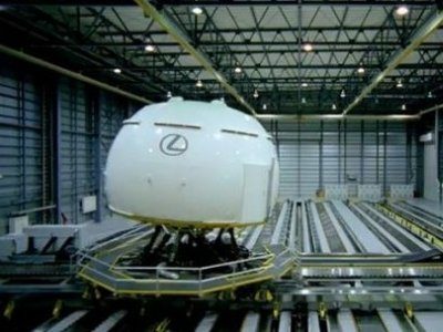 Image 2 : Le simulateur de conduite le plus réaliste au monde dans les labos Lexus