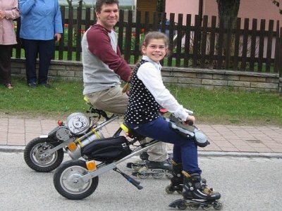 Image 2 : Un monocycle à moteur à conduire en rollers