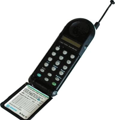 Objet culte – Motorola DynaTac 8000X, le premier téléphone portable de  l'histoire