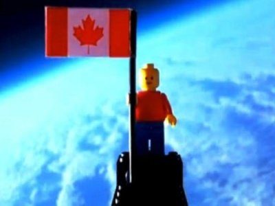 Image 1 : Le premier LEGO dans l’espace