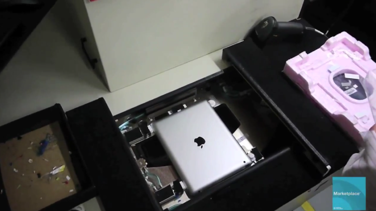 Image 1 : [Vidéo] Plongée au coeur de l'usine chinoise d'iPad
