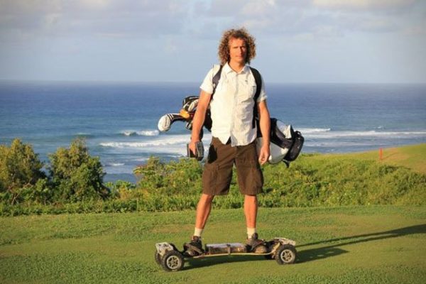 Image 4 : Golfeurs, remplacez votre voiturette par un skateboard de green