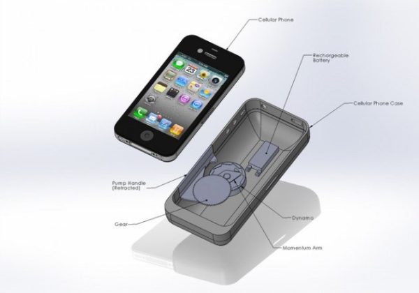 Image 2 : Recharger son iPhone avec sa coque et un coup de manivelle
