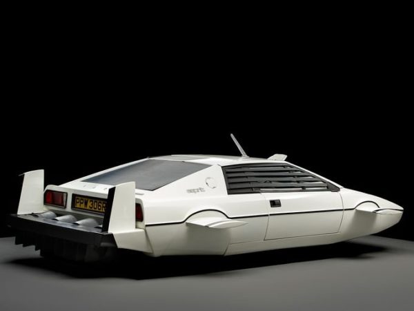 Image 3 : Et la voiture amphibie de James Bond est adjugée à… Elon Musk