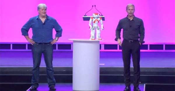Image 2 : Nao, le robot français, sera un véritable moulin à paroles