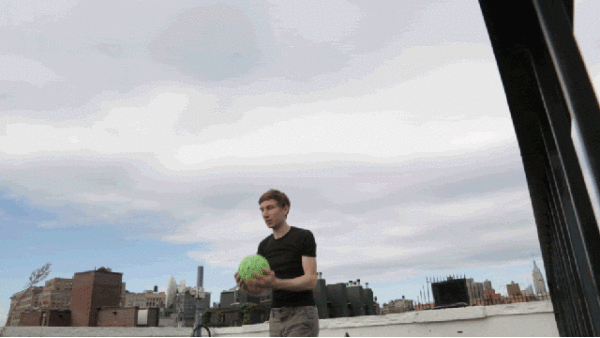 Image 3 : Lancez cette balle en l'air, elle fera des photos à 360°