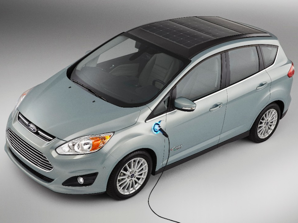 Image 1 : C-Max : Ford équipe son hybride d’un panneau solaire