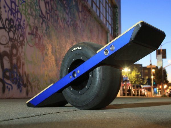 Image 1 : OneWheel, le skate électrique à une roue