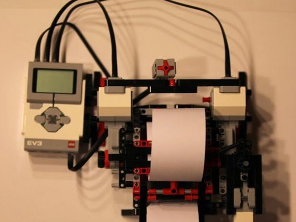 Image 3 : A 12ans, il crée une imprimante braille en Lego