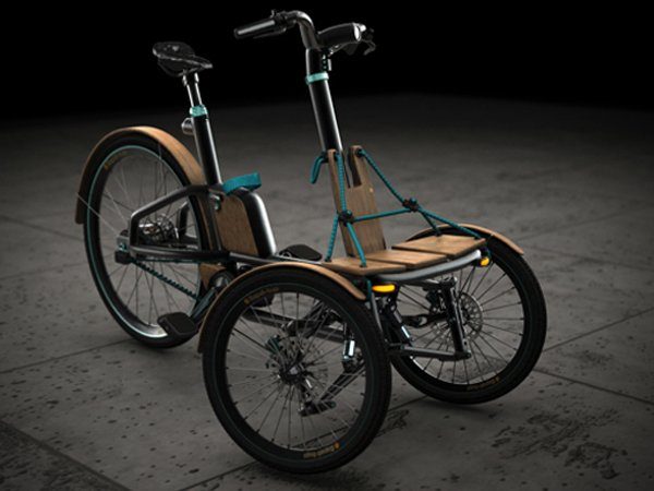 Image 1 : Il imagine un concept de véhicule futuriste et finit avec un tricycle électrique