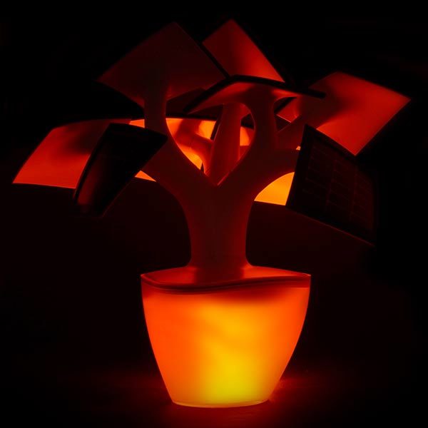 Image 4 : Electree Mini : le bonsaï qui fait office de chargeur solaire