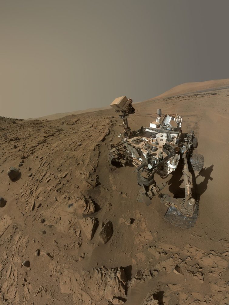Image 1 : Curiosity fête son premier anniversaire martien