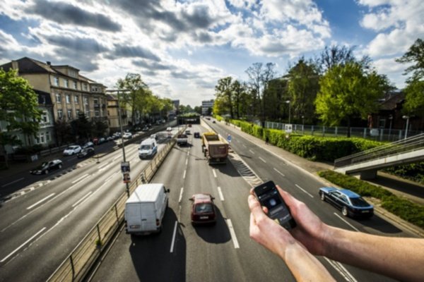 Image à la une de Pour ou contre la voiture connectée : 10 arguments pour se faire une idée