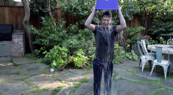 Image 1 : Ice Bucket Challenge : Plus de 30 millions de dollars reçus en moins d'un mois