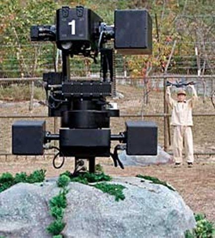 Image 2 : Un robot armé de Samsung surveille la frontière coréenne