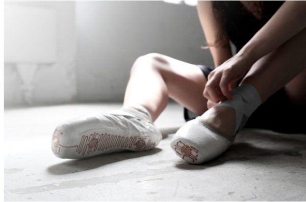 Image 3 : Des chaussons connectés pour la danse