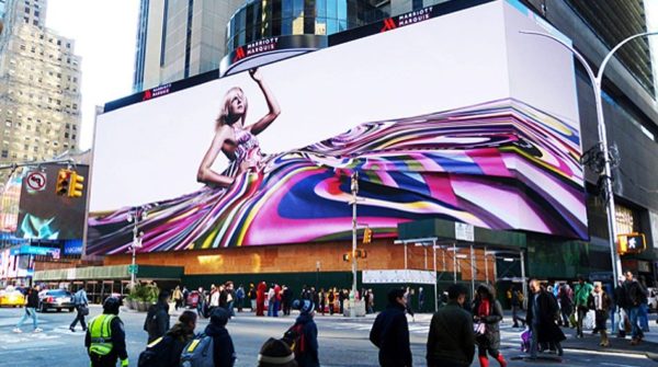 Image 1 : Google lance le plus grand panneau publicitaire de Times Square