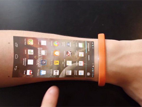 Image à la une de Oubliez les smartphones, voici le bracelet qui projette le téléphone sur le bras !