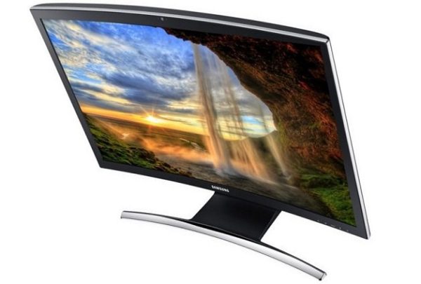 Image 1 : Ariv One 7 Curved : Samsung lance le premier PC tout-en-un avec écran incurvé