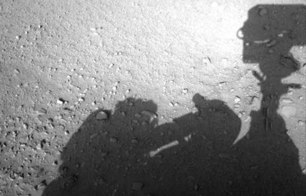 Image 1 : Curiosity : complot ? Vie sur Mars ? L’ombre d’un doute