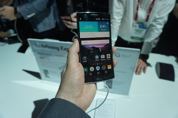 Image 2 : [CES 2015] G Flex 2 : LG récidive dans les smartphones incurvés