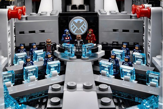 Image 2 : Marvel : le vaisseau du SHIELD refait avec 3000 briques de Lego