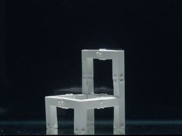 Image 1 : La chaise du futur pourra s’assembler toute seule