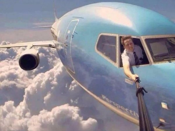 Image à la une de Selfie en avion, crash au tournant