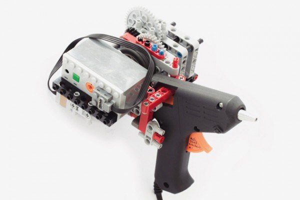 Image 1 : Comment transformer un pistolet en Lego en imprimante 3D ?