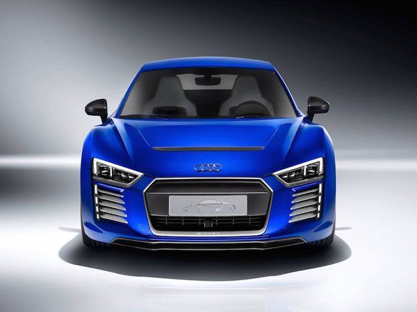 Image 1 : Audi décline sa R8 e-tron en version semi-autonome