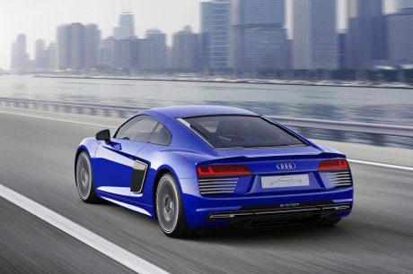 Image 3 : Audi décline sa R8 e-tron en version semi-autonome