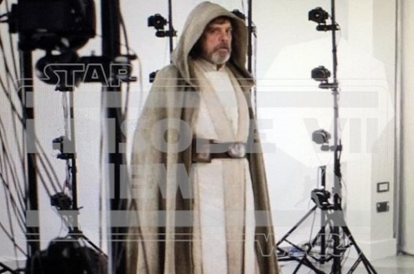 Image 1 : Star Wars VII : une première photo de Luke Skywalker