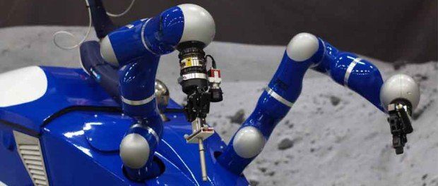 Image 4 : Un astronaute commande un robot sur Terre depuis l’espace