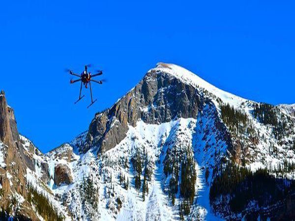 Image 1 : Des drones pour déclencher les avalanches