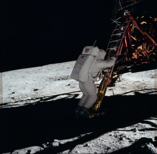 Image 4 : 11 000 photos des missions Apollo mises en ligne