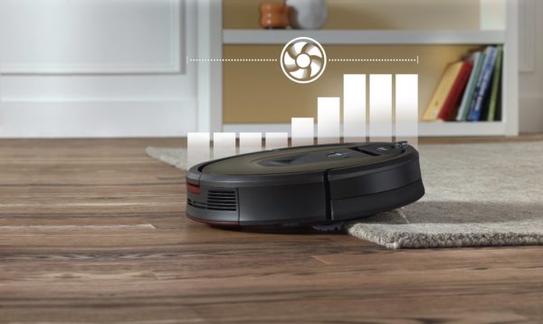 Image 1 : Roomba 980 : 1200 € pour l'aspirateur robot haut de gamme