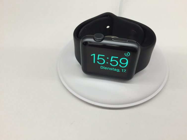 Image 1 : Apple Watch : premières photos du dock officiel ?