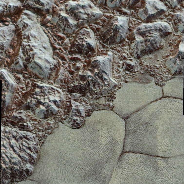 Image 1 : La NASA diffuse des photos HD et en couleur de Pluton