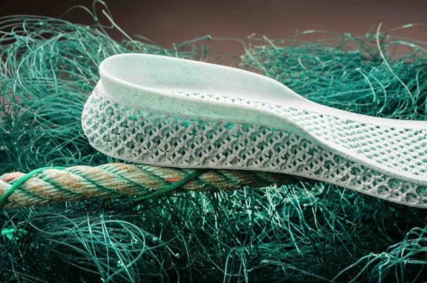 Image 2 : Adidas recycle les plastiques pour imprimer ses chaussures en 3D
