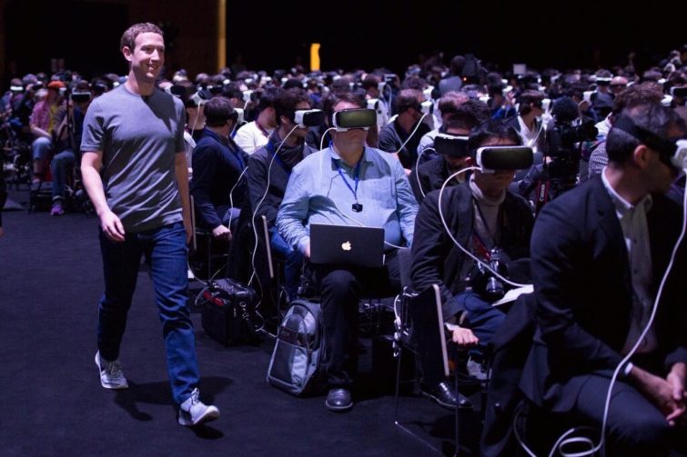 Image 1 : Mark Zuckerberg au MWC : la photo polémique se fait détourner