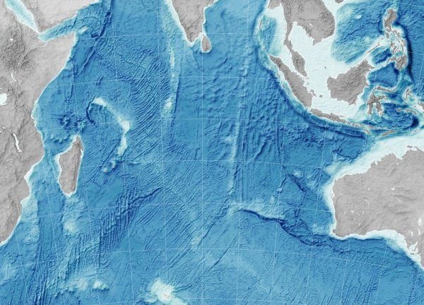Image 2 : Cette carte du monde satellitaire affiche la profondeur des océans
