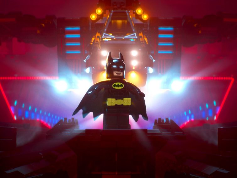 Image 1 : Dès qu'il a fini avec Superman, Batman s'attaque aux Lego