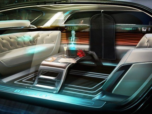 Image 1 : Bentley imagine un hologramme dans ses voitures de luxe