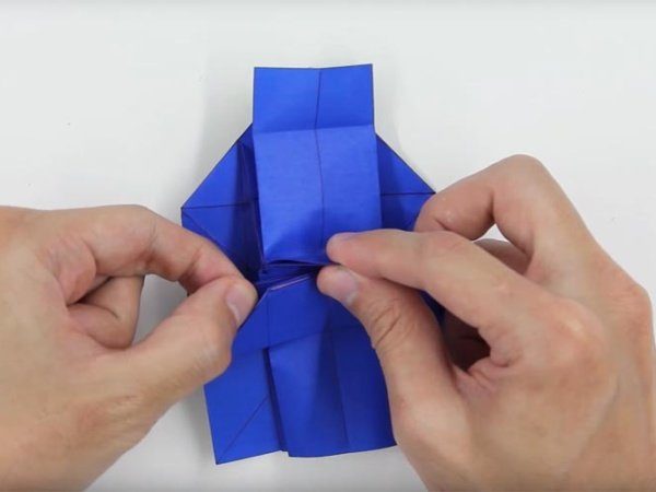 Image 3 : Dark Vador en origami : le tuto c'est par ici