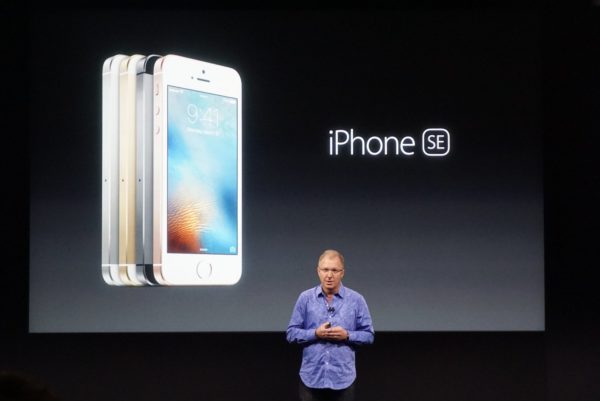 Image 1 : iPhone SE, l’iPhone 5s qui a mangé un iPhone 6s