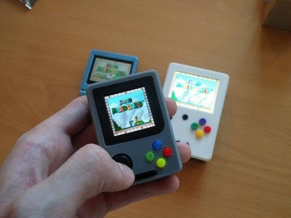 Image 1 : Game Boy Nano : la console culte de Nintendo en taille mini