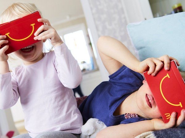 Image 2 : Chez McDo les boites de Happy Meal se transforment en casques VR