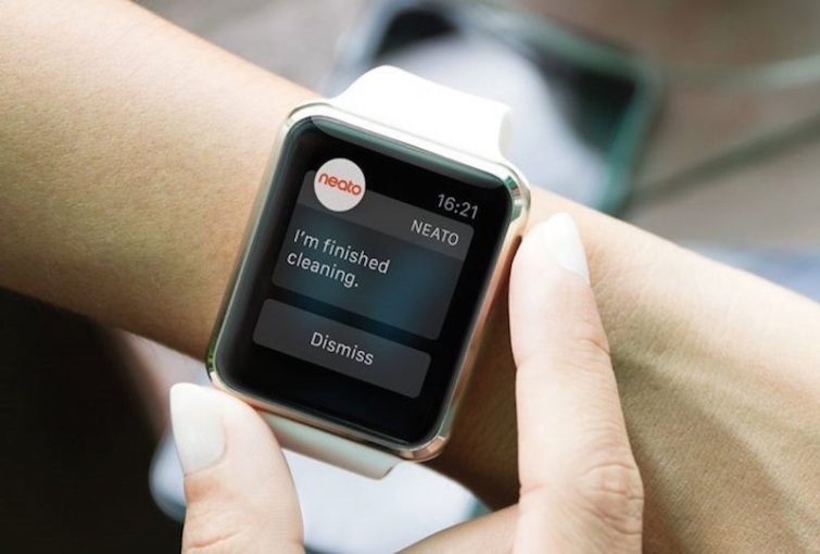 Image 1 : Une Apple Watch pour commander son aspirateur à distance
