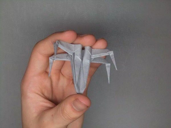 Image 1 : Comment faire un X-Wing de Star Wars en origami